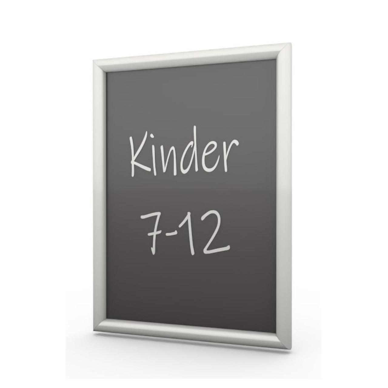 Nova Klapprahmen DIN A4 DIN A4 Klapprahmen, Profil 15 mm auf Gehrung, mit reflexionsfreier APET-Schutzfolie, incl. Montagematerial Breite: 231 mm Tiefe: 13 mm Höhe: 318 mm Rahmen: eloxiertem Aluminium Rückplatte: weißer Kunststoff