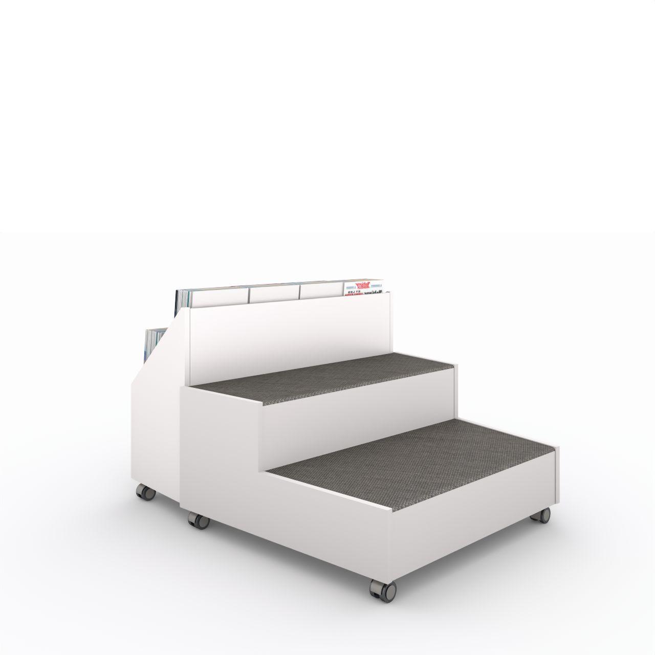 Arena-Village Podest, fahrbar Arena-Village: Podest 2-stufig in Trapezform, Höhen 250 und 450 mm. Sitzflächen mit anthrazitfarbenem Teppichbelag Rückseitig mit angebautem Villagetrog, oben mit 2 Einstellfächer für Comics incl. Rollen (alle mit Feststeller) Breite:1033 mm Tiefe: 1137