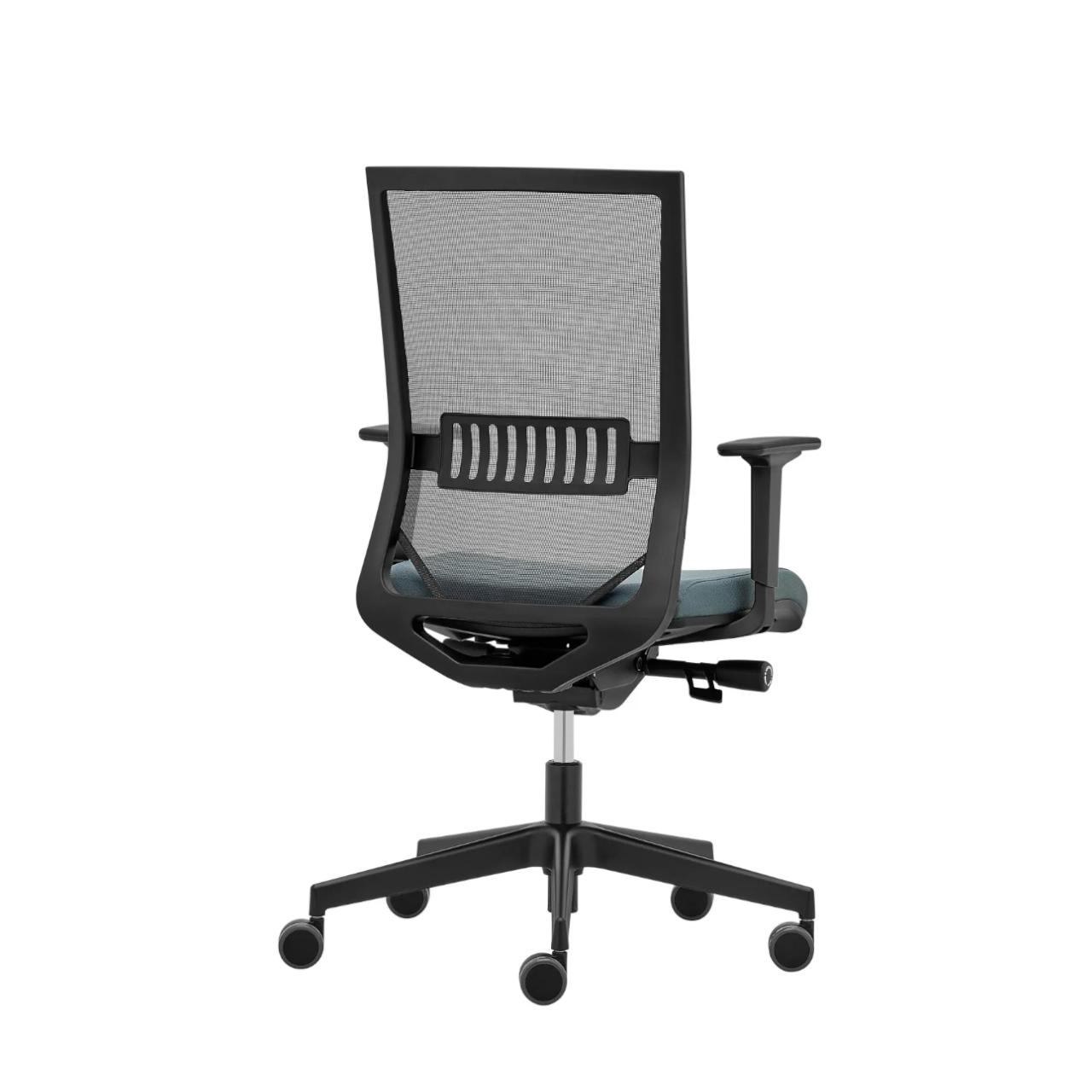 Bürostuhl Easy Pro mit Netzrücken, Arml. Bürodrehstuhl Easy Pro - auf Rollen, - mit Netzrücken schwarz - mit Armlehnen Sitzhöhe 410-530 mm, Fußkreuz schwarz Breite:680 mm Tiefe: 680 mm Höhe: 1020-1200 Sitzpolster: Rim Era 2050, Grau